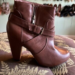 NEW madden girl Sharpen brown strappy vegan leather booties